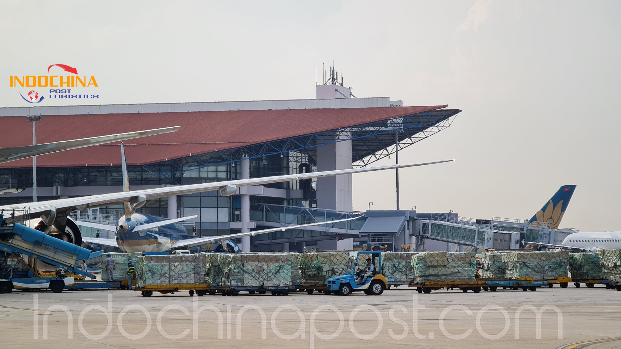 Import customs clearance service at Tan Son Nhat Airport