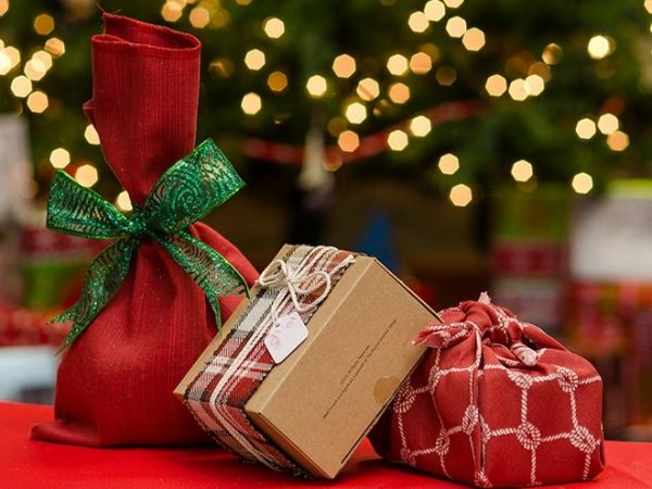 Shipping Christmas Gifts from Hanoi to New Delhi with Indochina Post