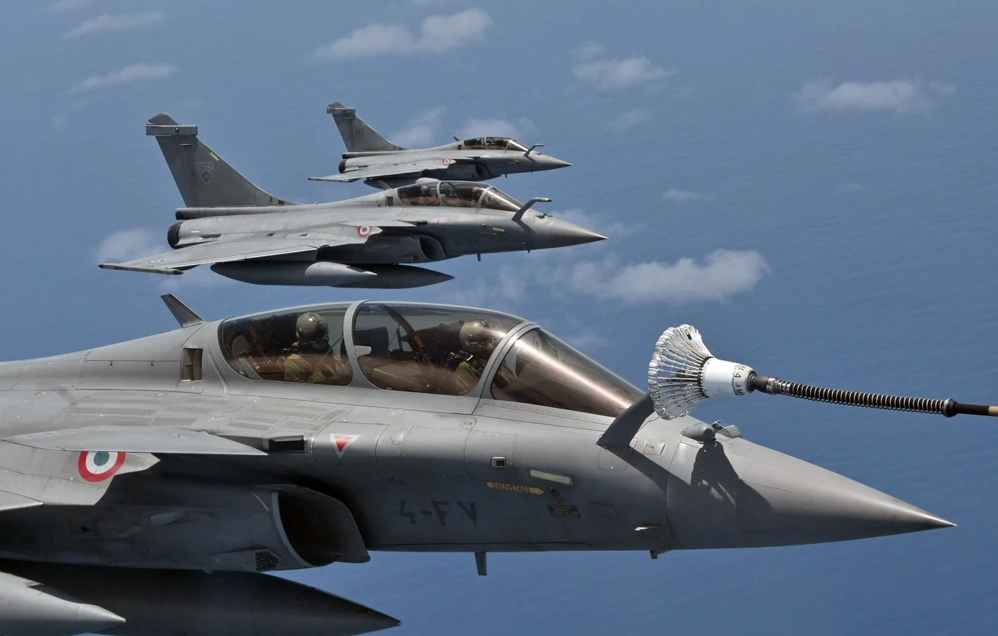 Les chasseurs Rafale français interceptent un avion de reconnaissance russe au-dessus de la mer Baltique : analyse stratégique