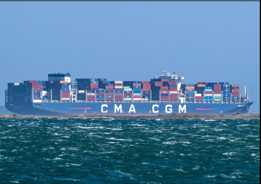 Le premier navire occidental traverse le détroit d’Ormuz : un signal positif pour la chaîne d’approvisionnement mondiale