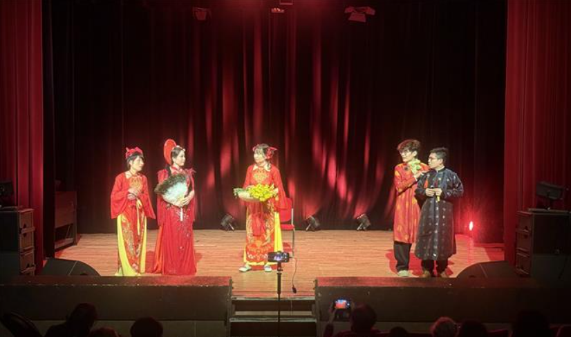 L’image du Vietnam mise en valeur lors du défilé du Carnaval de Châteaudun en France