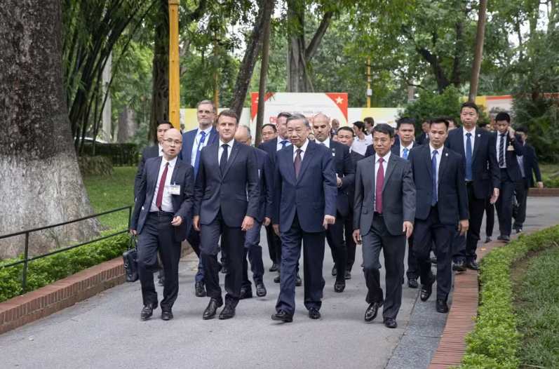 La France prête à accompagner le Vietnam dans sa nouvelle phase de développement