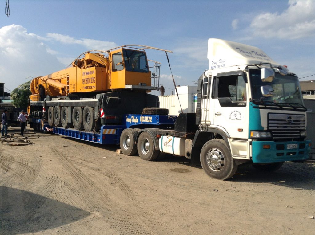 Vận chuyển trucking hàng quá khổ quá tải sang Phnom Penh