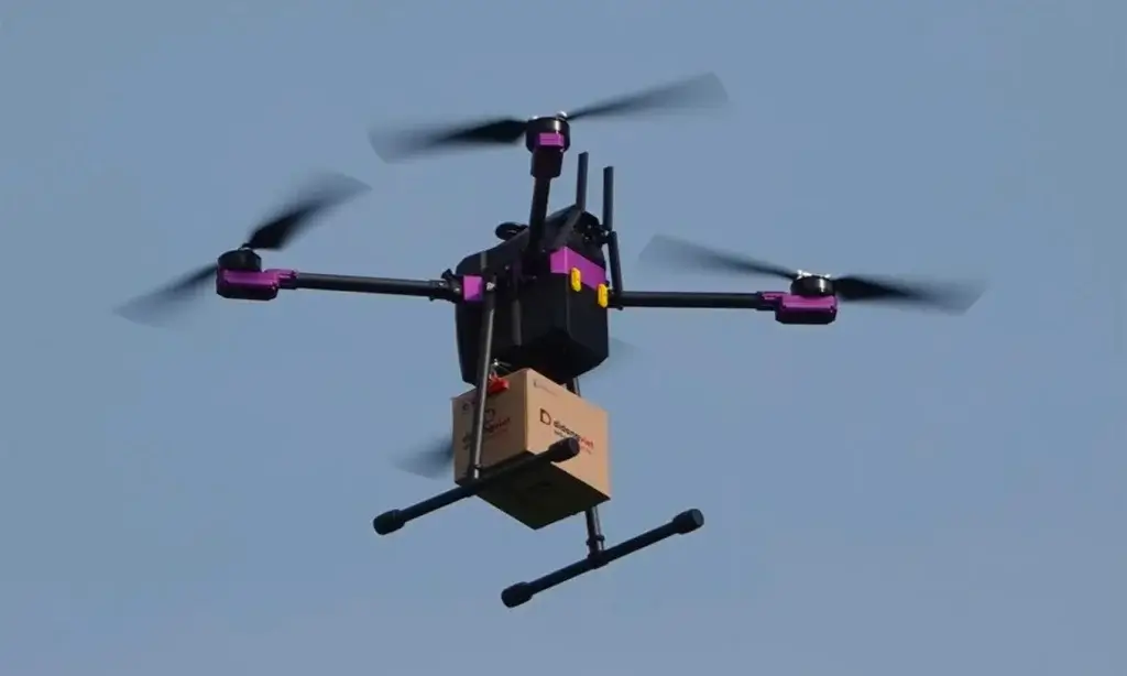 Giao hàng chặng cuối (Last-mile delivery) tại các thành phố lớn như Hà Nội và TP.HCM đang chuyển mình mạnh mẽ với sự xuất hiện của xe điện và drone.