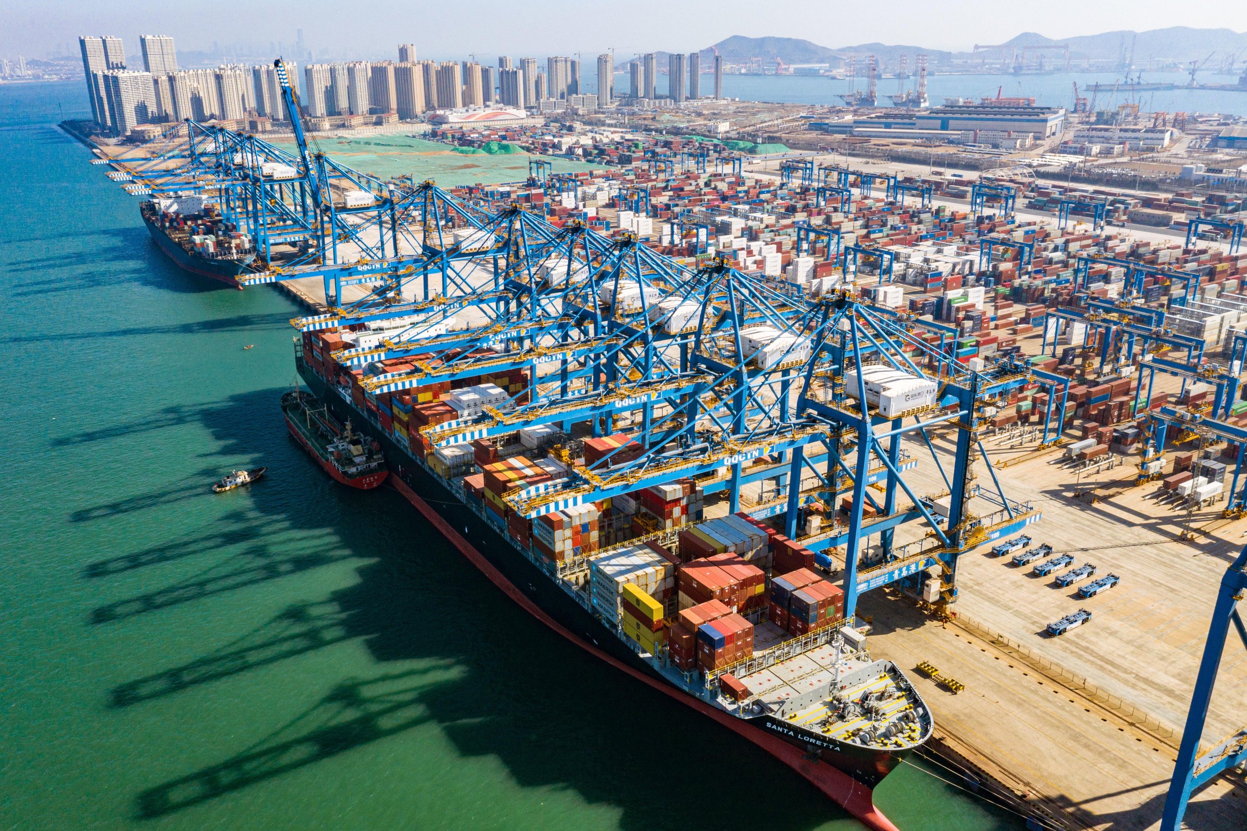 Các cảng biển lớn mở rộng năng lực tiếp nhận container trước mùa cao điểm cuối năm