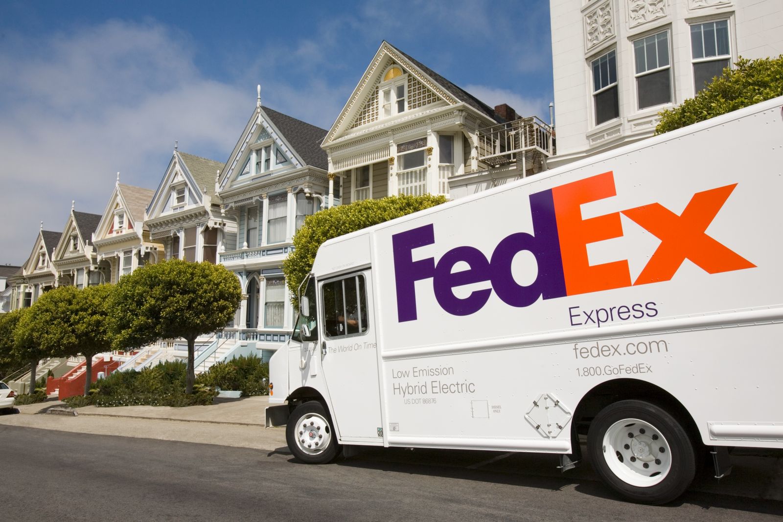 Chuyển phát nhanh Fedex đi Malaysia giá rẻ, chất lượng