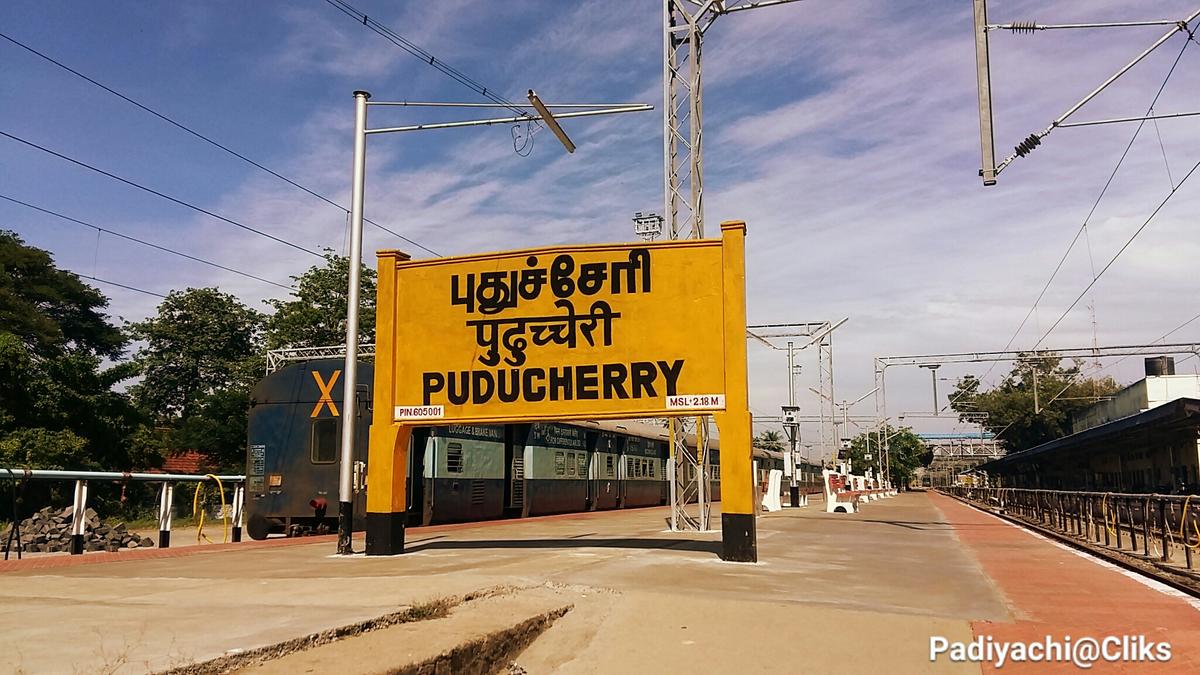 Dịch vụ chuyển phát nhanh chứng từ, bưu phẩm từ Hà Nội đi Puducherry - Ấn Độ