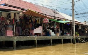 Khám phá chợ nổi Amphawa ở Thái Lan