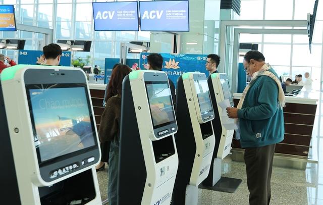 Kiosk sinh trắc học tại Nội Bài giúp rút ngắn thời gian làm thủ tục hàng không