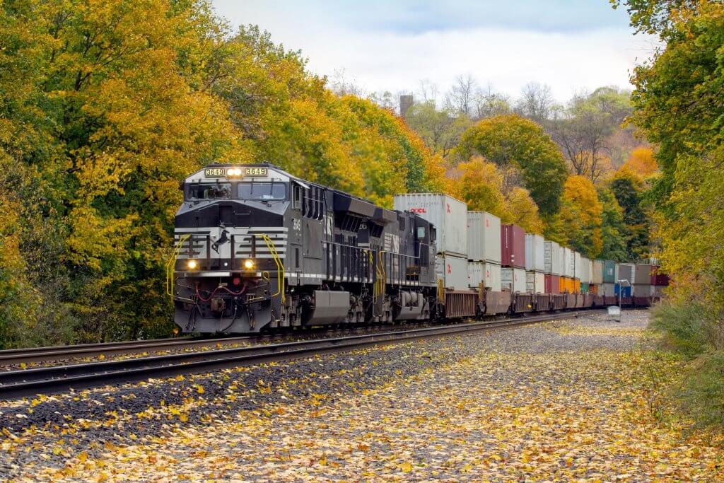 Union Pacific và Norfolk Southern bảo vệ kế hoạch sáp nhập, hướng tới mạng lưới vận tải hàng hóa xuyên nước Mỹ