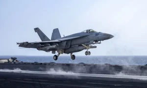 Sự Cố Tiêm Kích F/A-18E Rơi Xuống Biển Đỏ