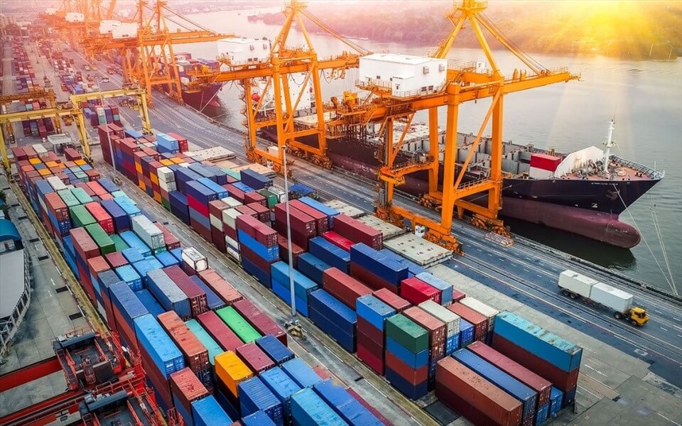 Doanh Nghiệp Xuất Khẩu Đẩy Mạnh Vận Chuyển Hàng Hóa Quốc Tế